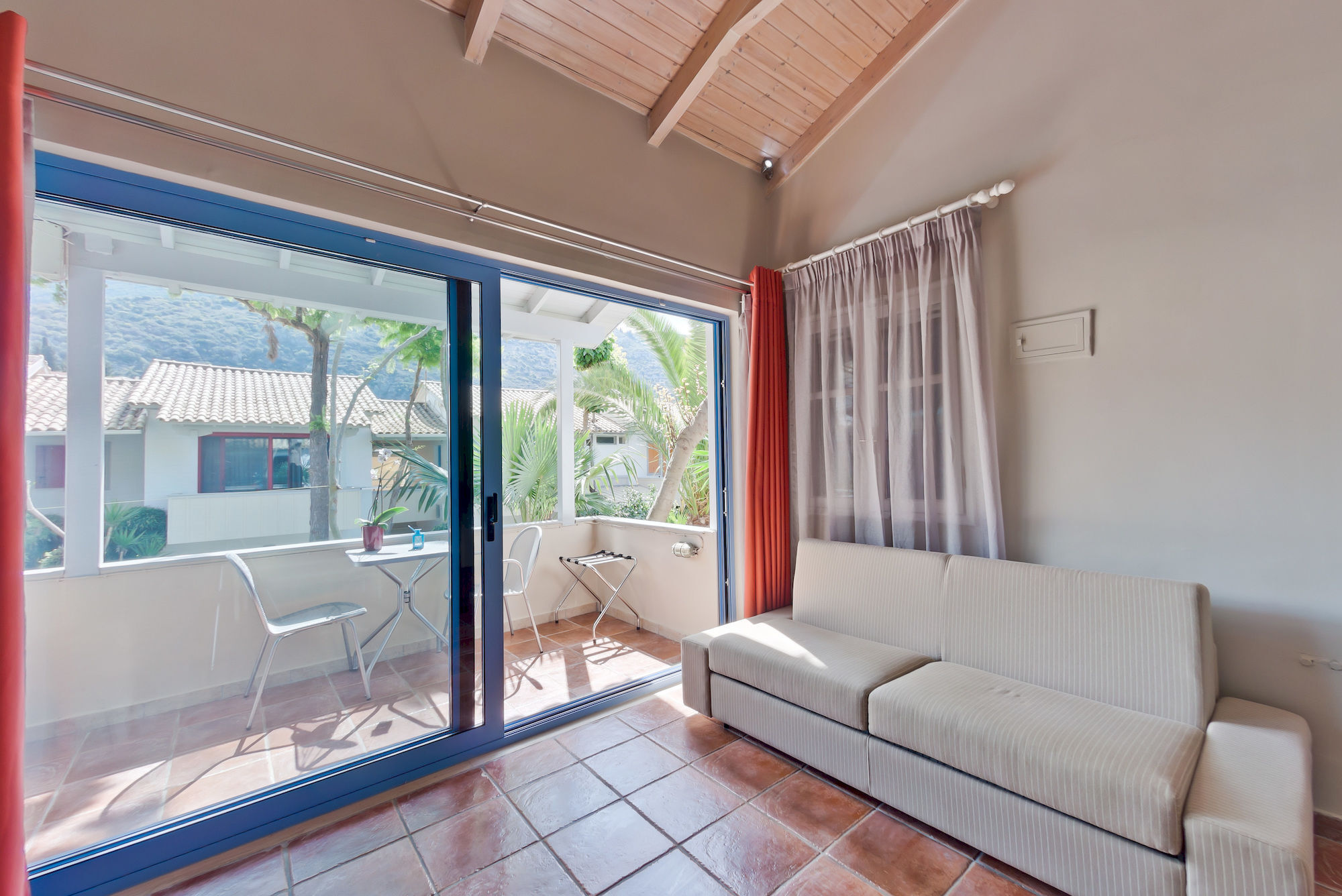 Rouda Bay Beach Hotel Mikros Gialos Exterior photo
