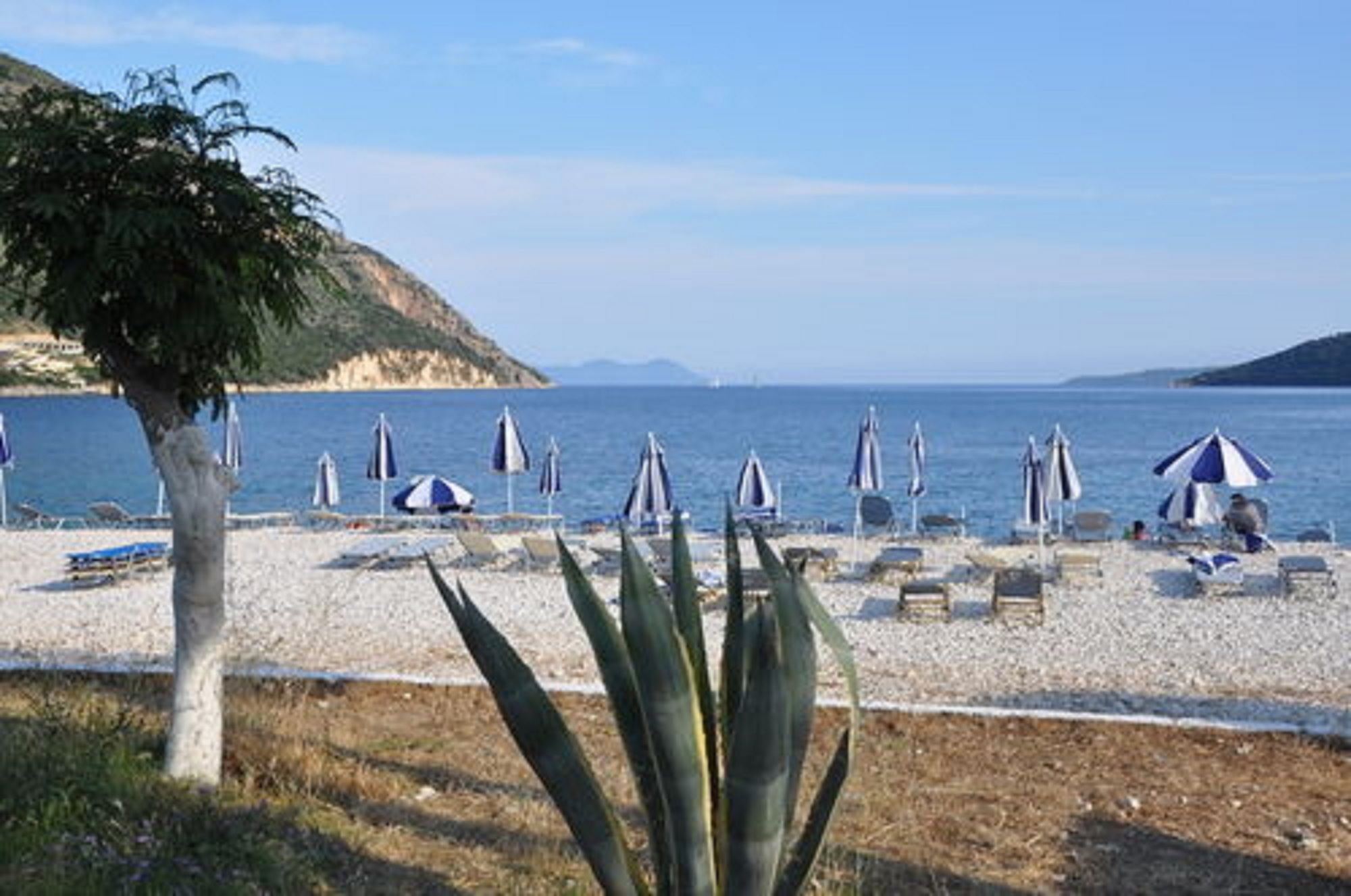 Rouda Bay Beach Hotel Mikros Gialos Exterior photo