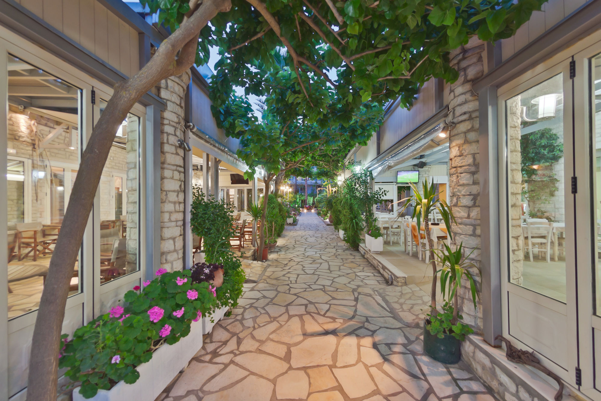 Rouda Bay Beach Hotel Mikros Gialos Exterior photo
